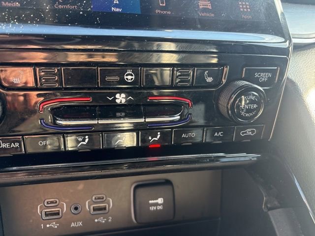 Used 2023 Jeep Grand Cherokee L Limited w/ Black Appearance Package image 21