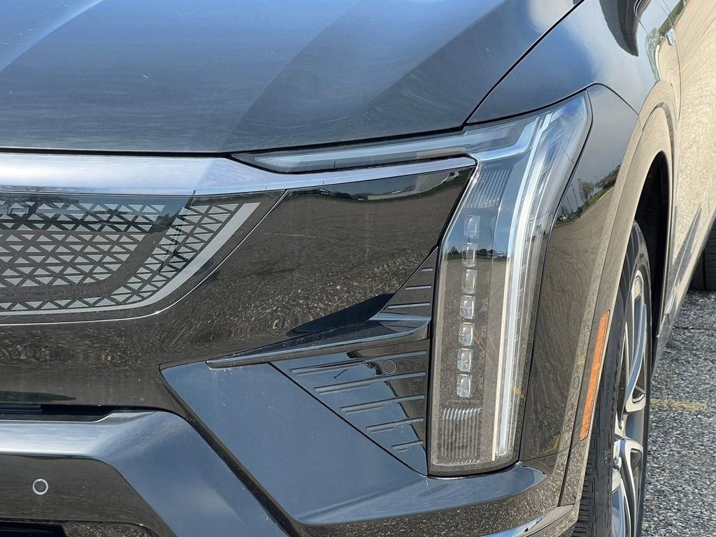 New 2026 Cadillac Optiq Sport 1 w/ LPO, Floor Liner Package AWD/4WD image 38