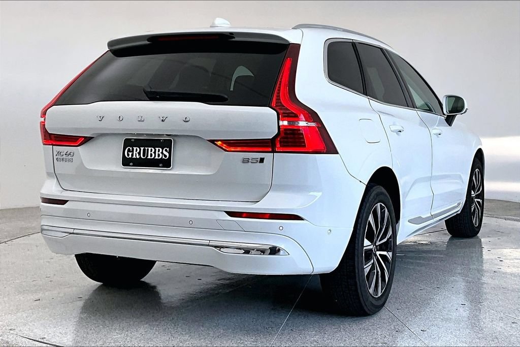 Used 2023 Volvo XC60 B5 Plus AWD/4WD image 2