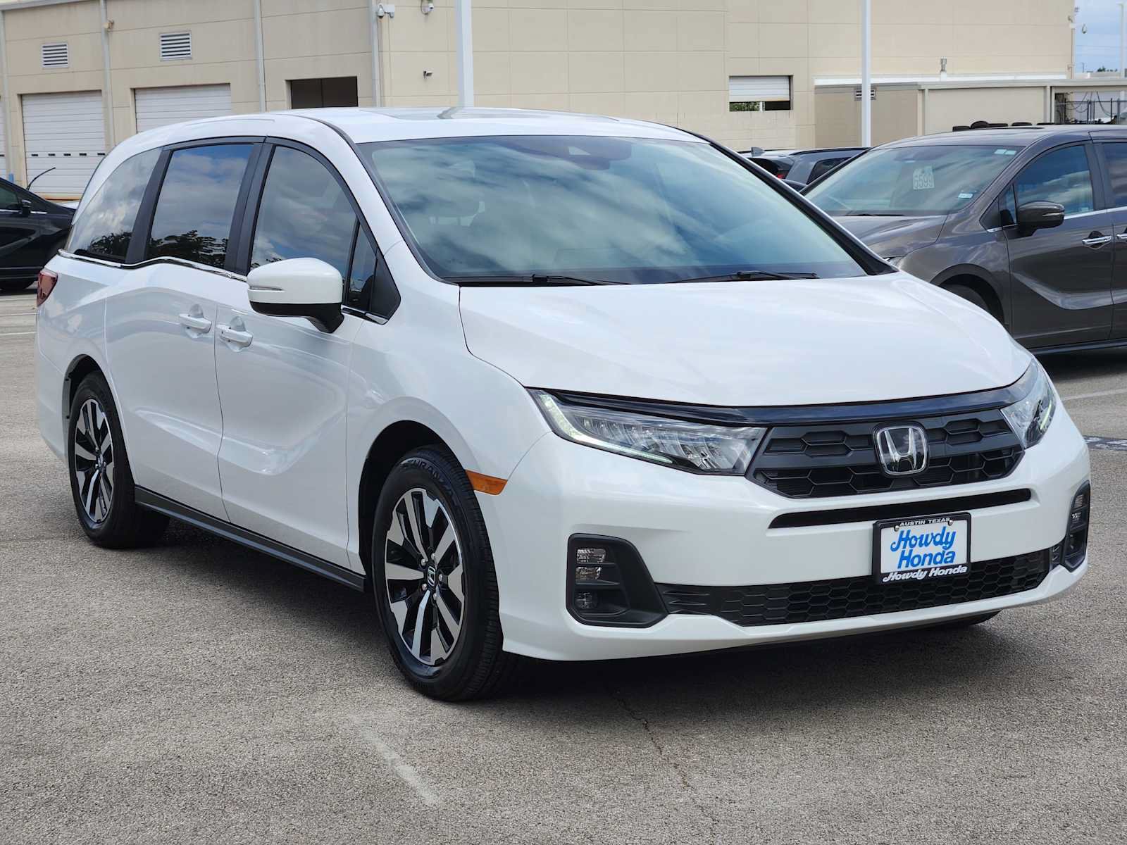 Certified 2026 Honda Odyssey EX-L image 3