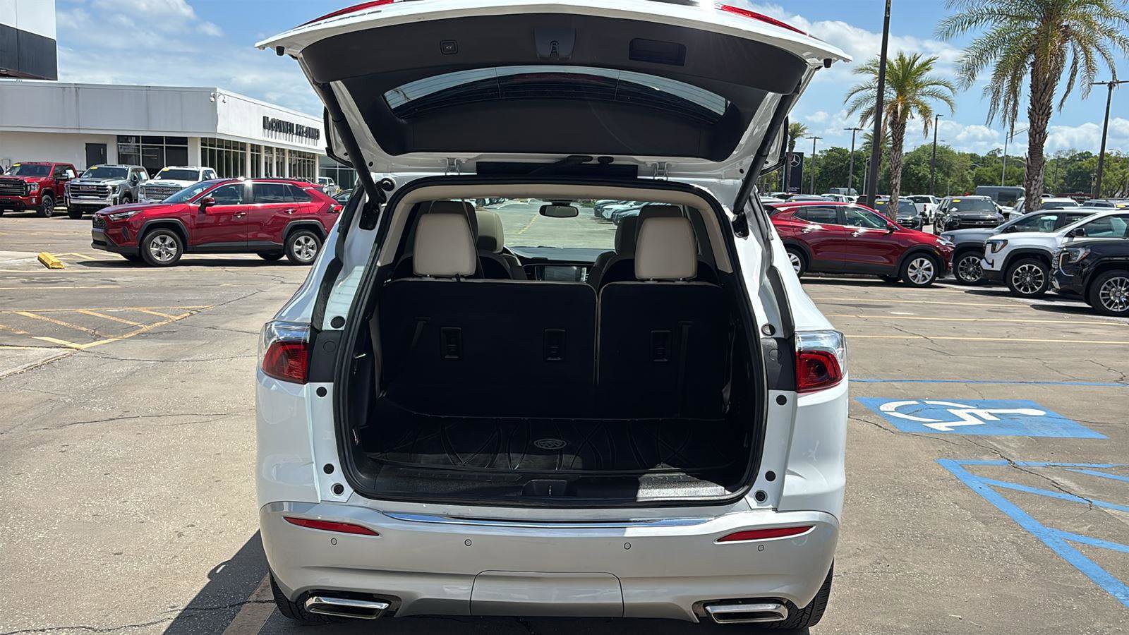 Certified 2023 Buick Enclave Essence w/ Experience Buick Package AWD/4WD image 18