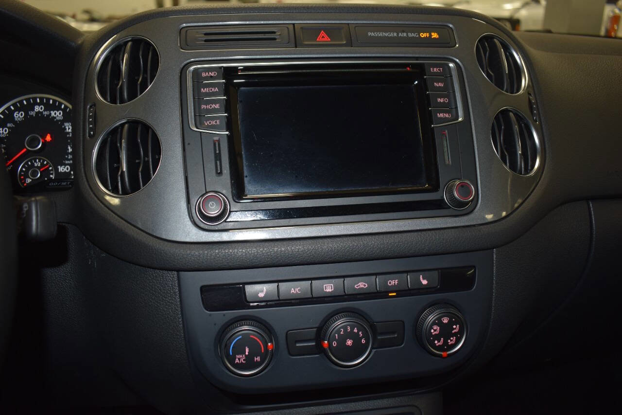 Used 2016 Volkswagen Tiguan SE image 30