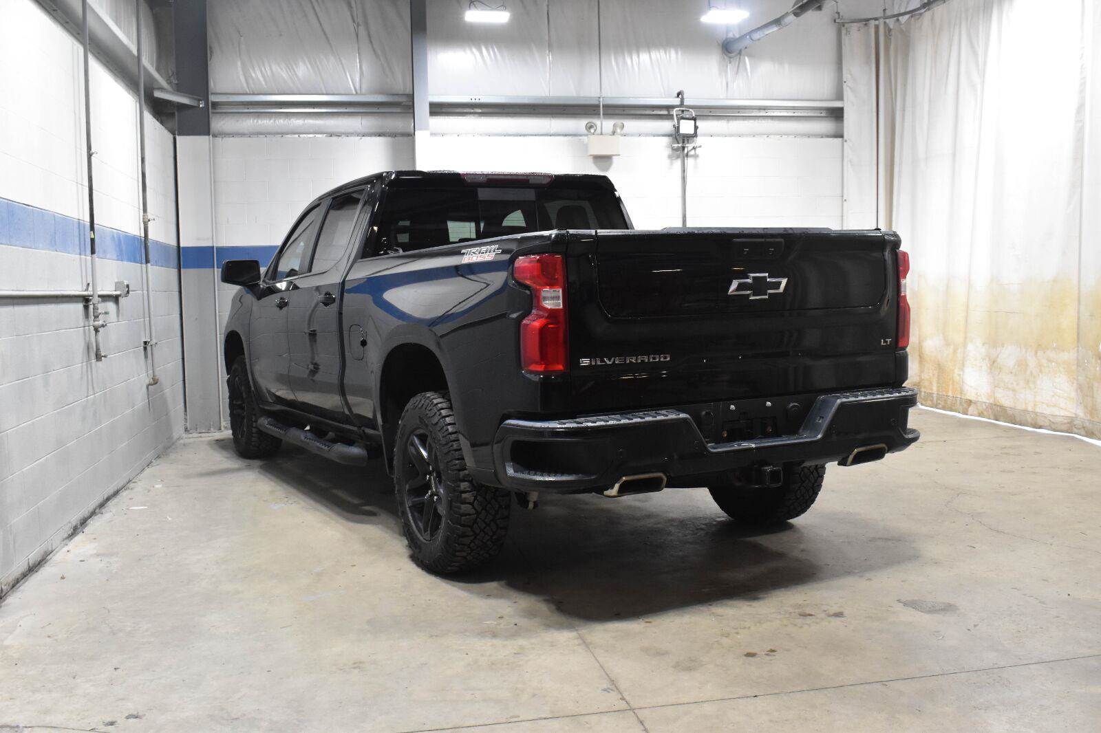 Used 2022 Chevrolet Silverado 1500 LT Trail Boss w/ LT Trail Boss Premium Package AWD/4WD image 22