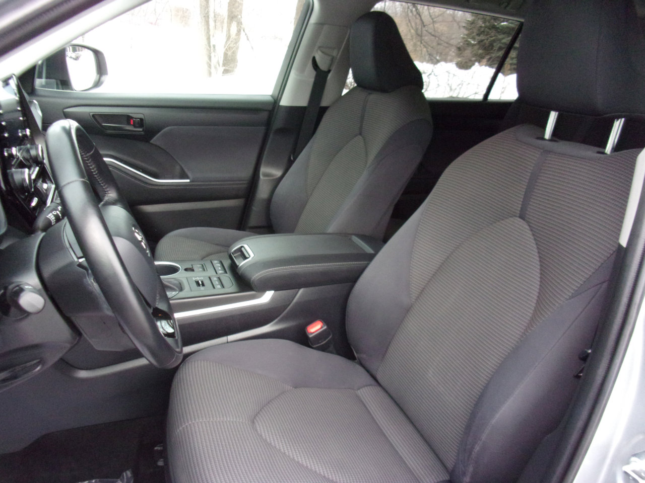 Used 2020 Toyota Highlander LE image 8