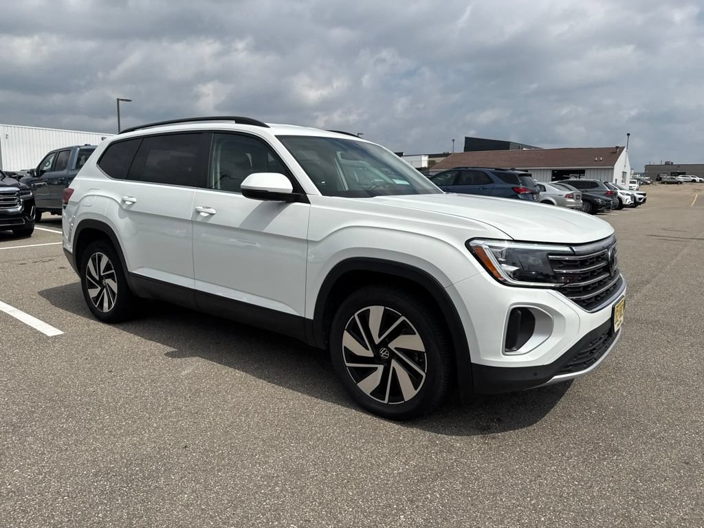 Used 2025 Volkswagen Atlas SE AWD/4WD image 7