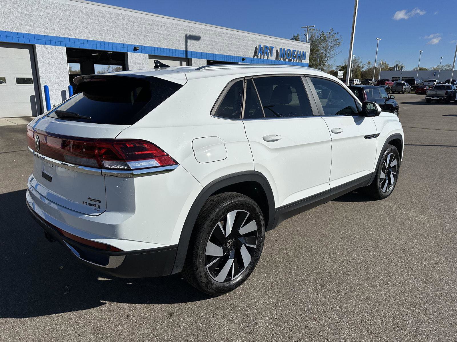 Used 2025 Volkswagen Atlas Cross Sport SE image 8