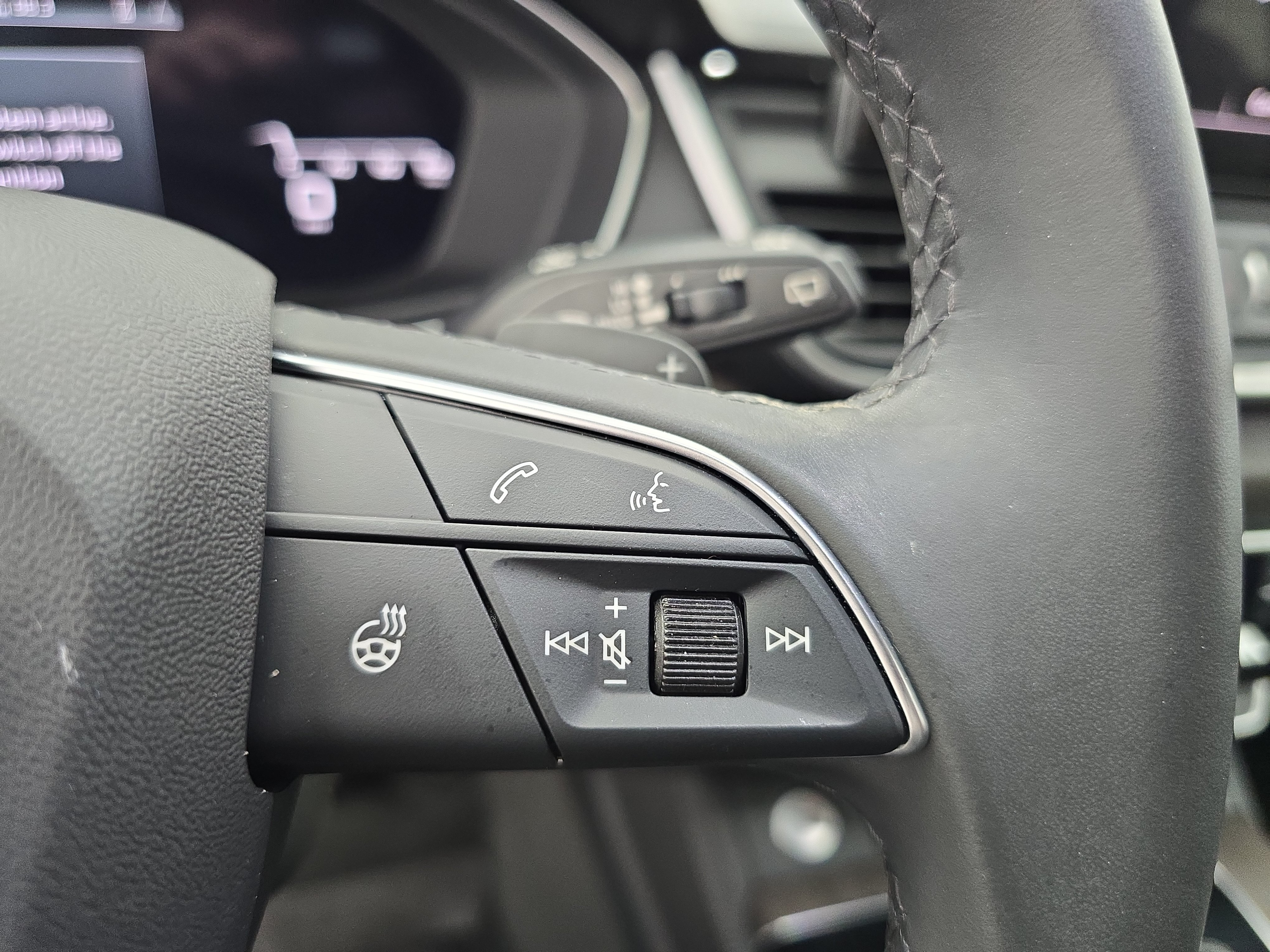 Used 2024 Audi Q5 2.0T Prestige w/ Prestige Package AWD/4WD image 18