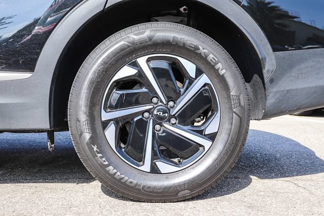 Used 2023 Kia Sportage LX AWD/4WD image 12