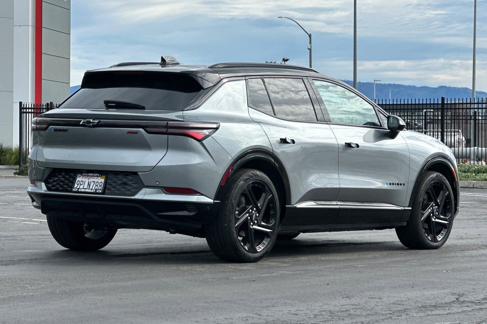 Certified 2024 Chevrolet Equinox EV RS image 4