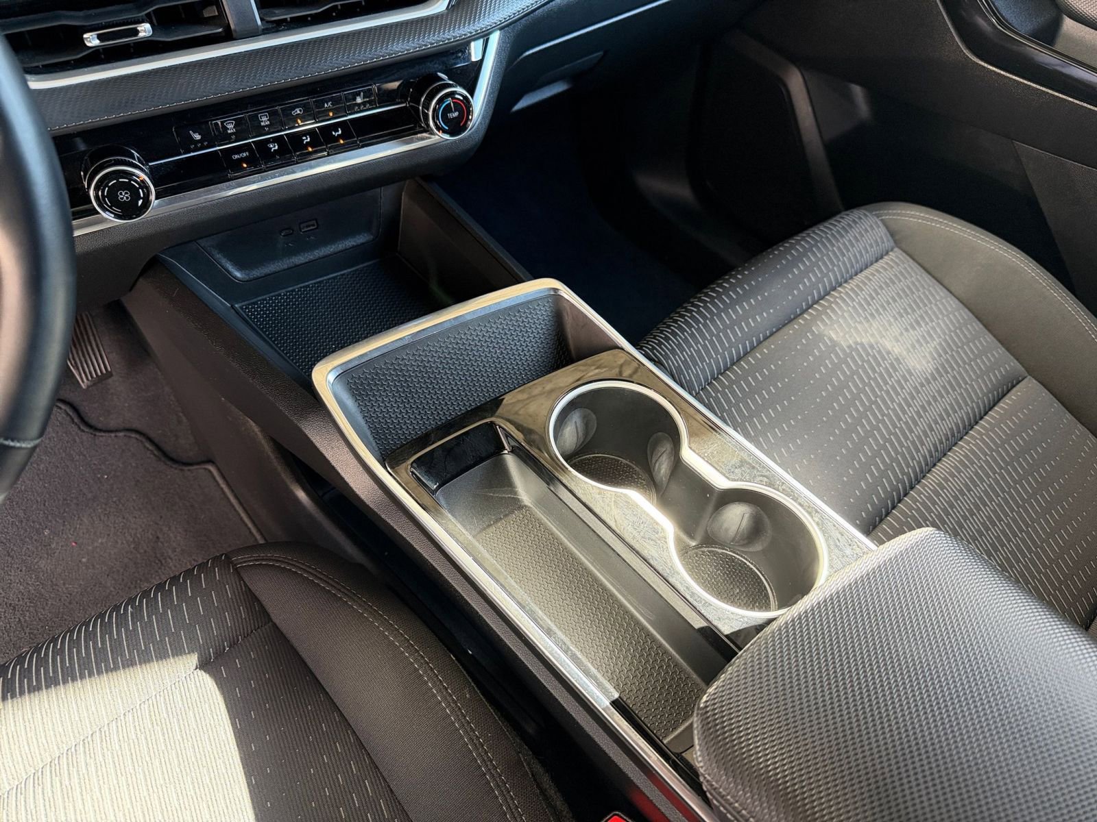 Used 2025 Chevrolet Equinox LT image 40