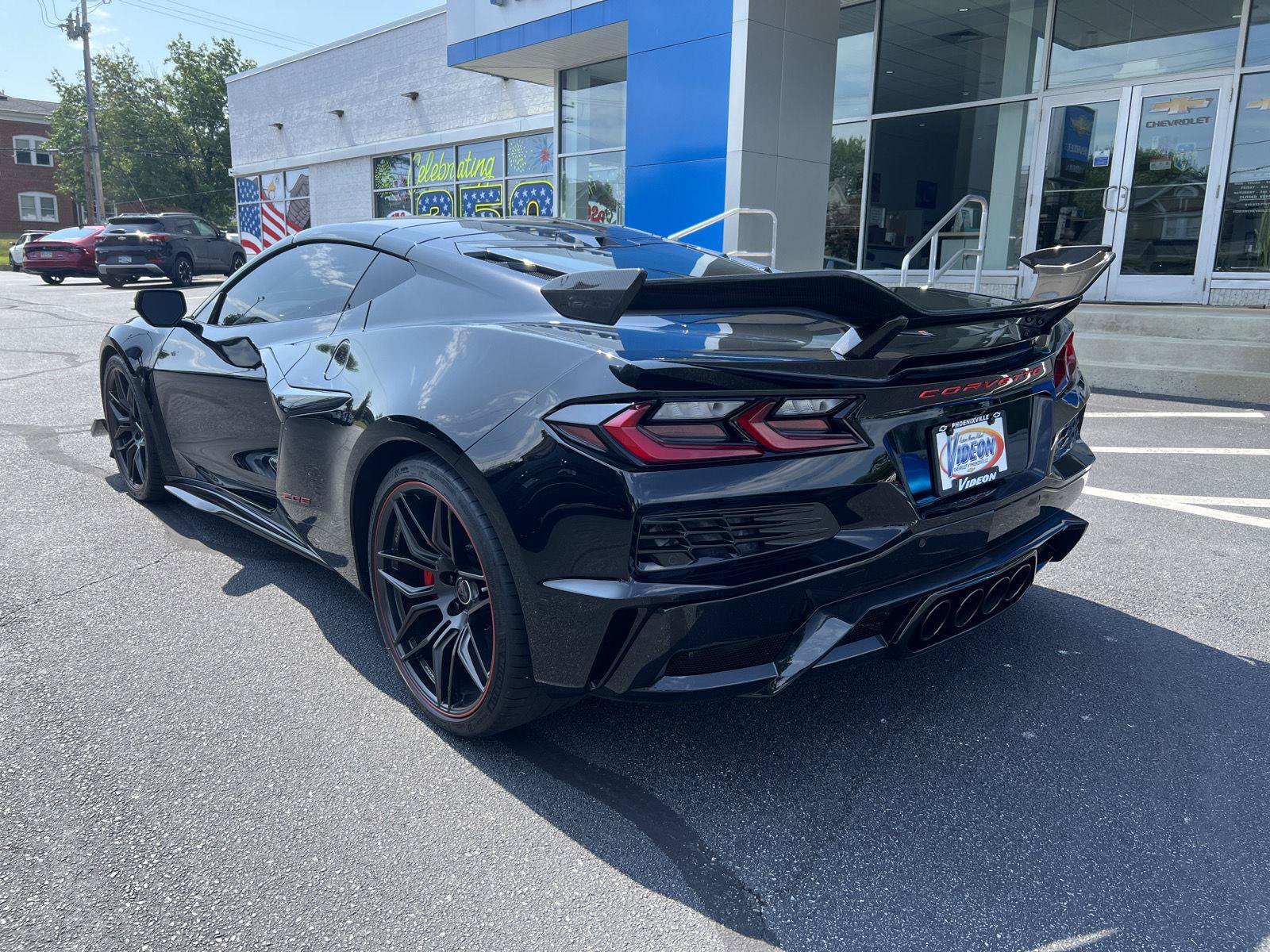 Used 2023 Chevrolet Corvette Z06 w/ Z07 Performance Package RWD image 5