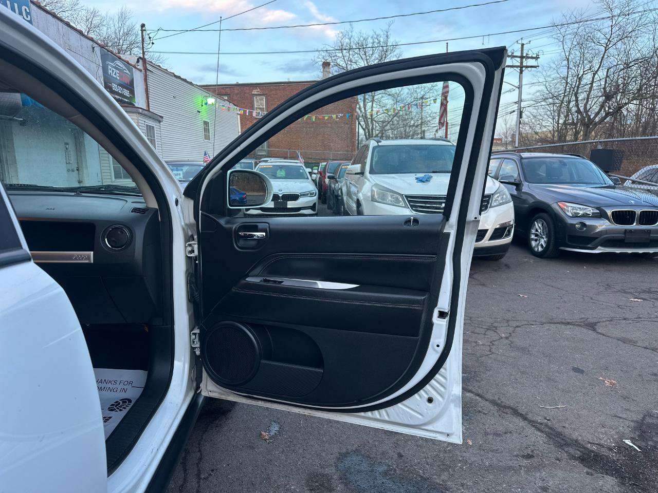 Used 2016 Jeep Compass Latitude image 37