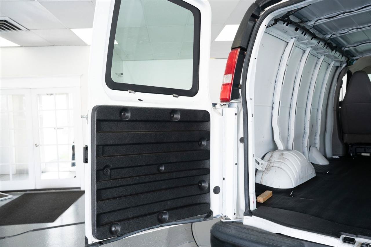 Used 2019 Chevrolet Express 2500 w/ Driver Convenience Package RWD image 9