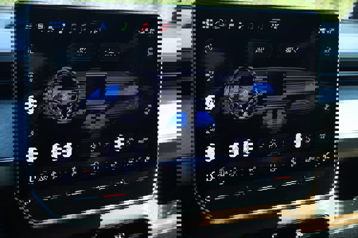 Used 2025 Volkswagen ID. Buzz Pro S image 48