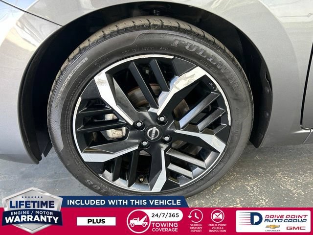 Used 2024 Nissan Versa SR FWD image 10