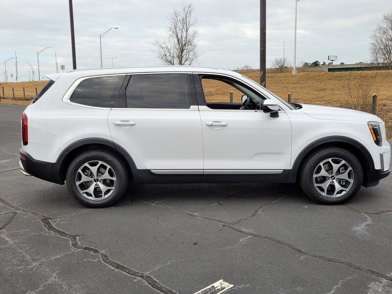 Used 2022 Kia Telluride EX image 13