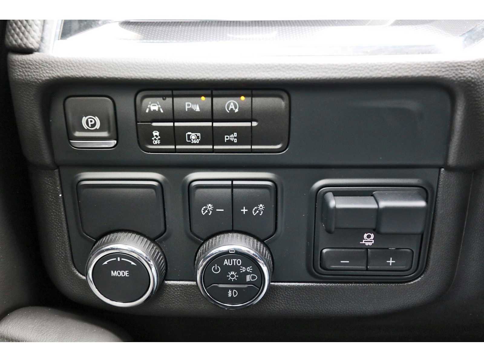 Used 2025 Chevrolet Tahoe RST w/ Comfort Package image 21