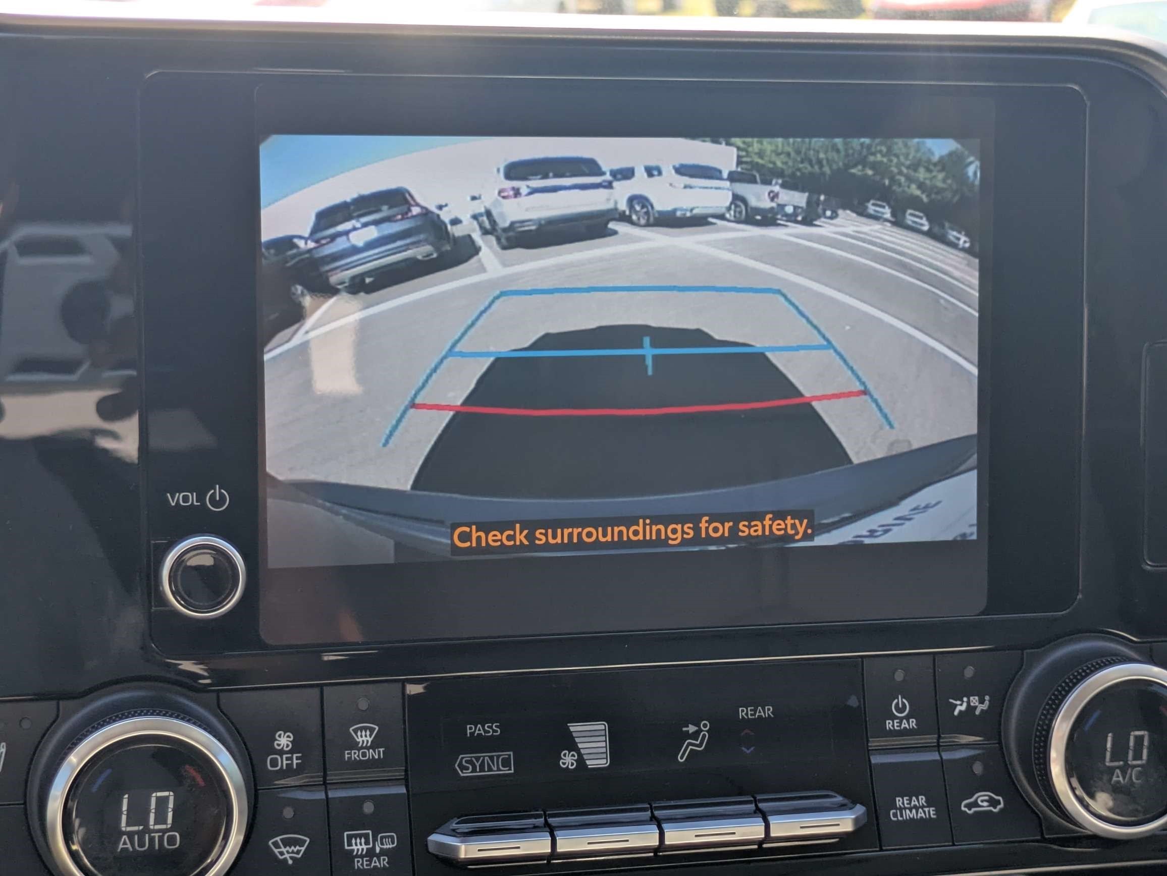 Used 2023 Toyota Highlander XLE FWD image 28