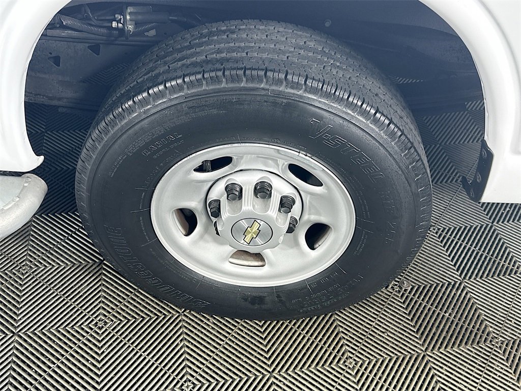 Used 2024 Chevrolet Express 2500 Work Van w/ Driver Convenience Package image 28