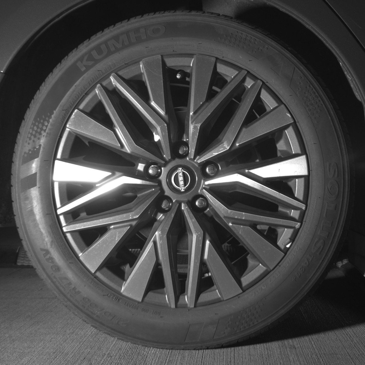 Used 2025 Nissan Altima 2.5 SV FWD image 15
