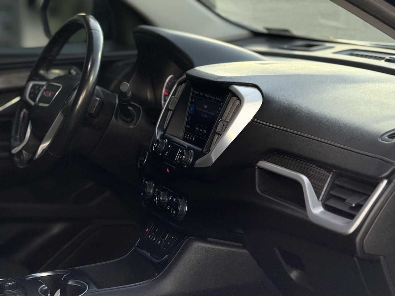 Used 2020 GMC Terrain SLT image 12