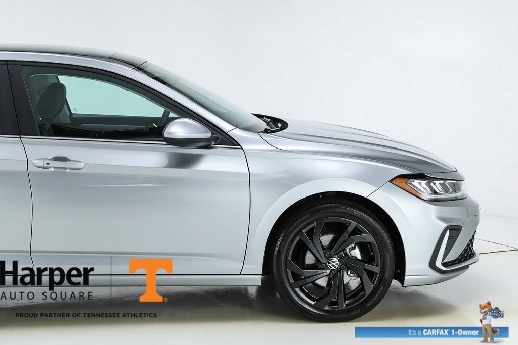 Used 2025 Volkswagen Jetta SE w/ Sunroof Package FWD image 49