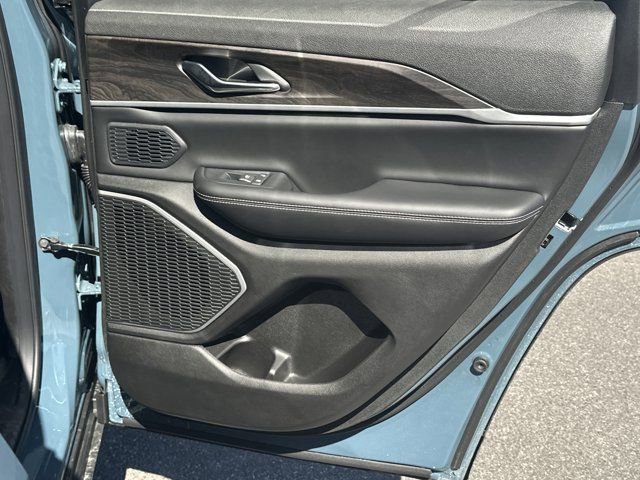 New 2026 Jeep Grand Cherokee Limited image 18