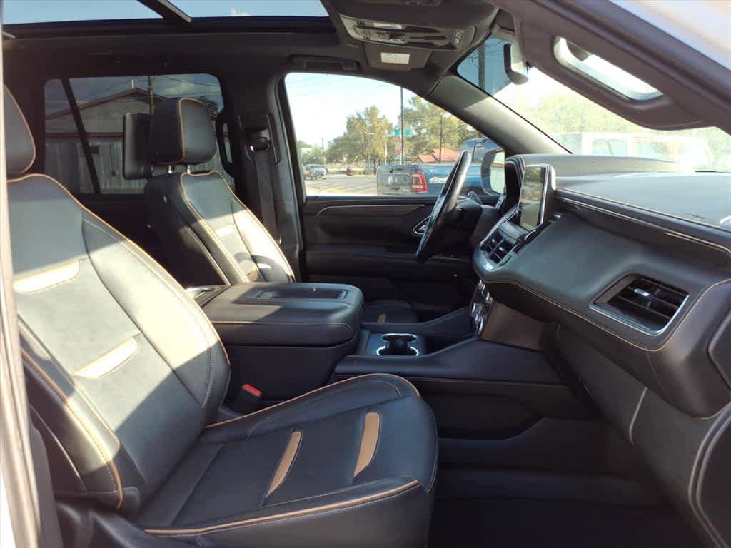 Used 2022 GMC Yukon AT4 w/ AT4 Premium Plus Package AWD/4WD image 4
