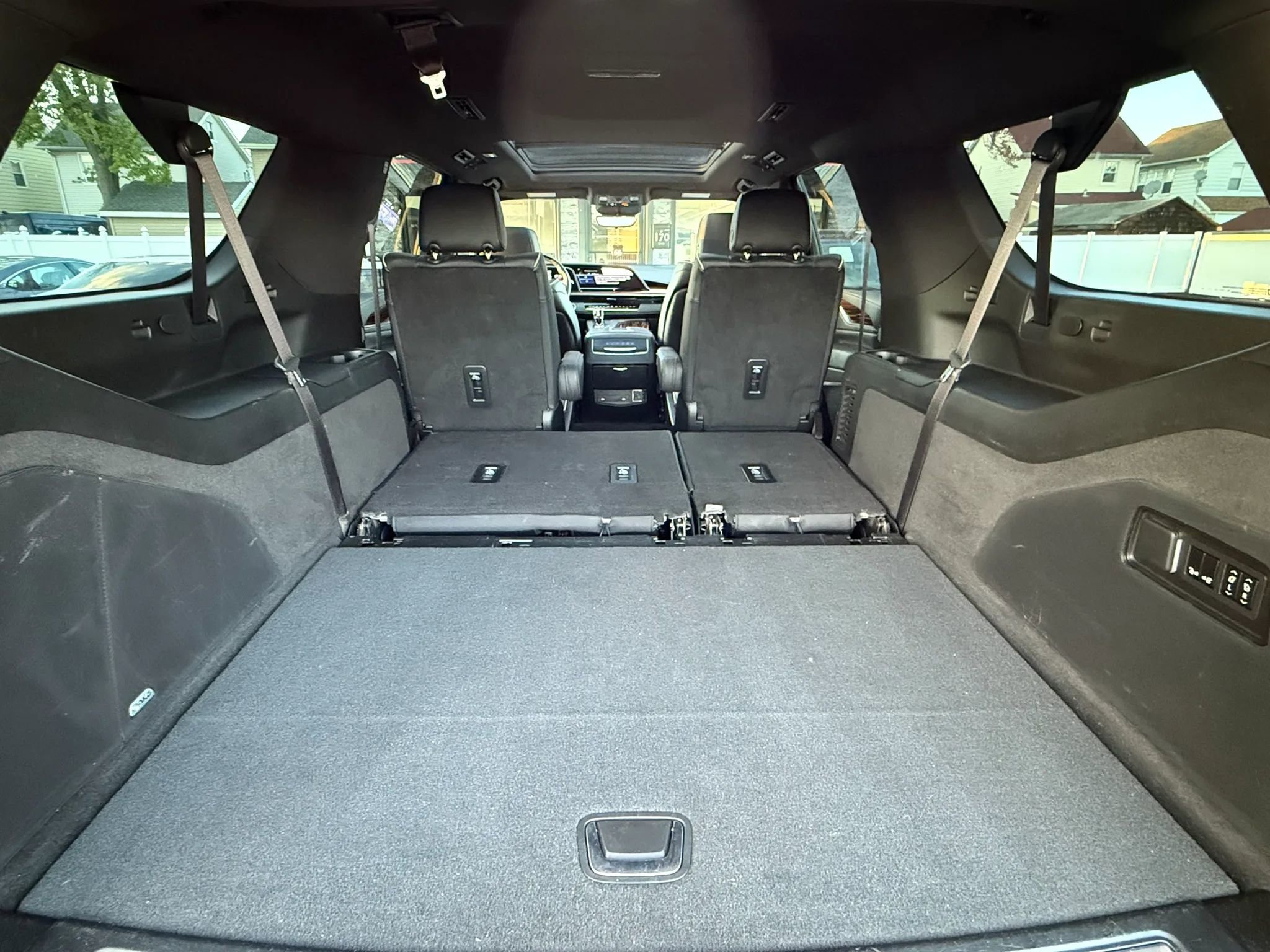 Used 2023 Cadillac Escalade ESV Premium Luxury AWD/4WD image 14