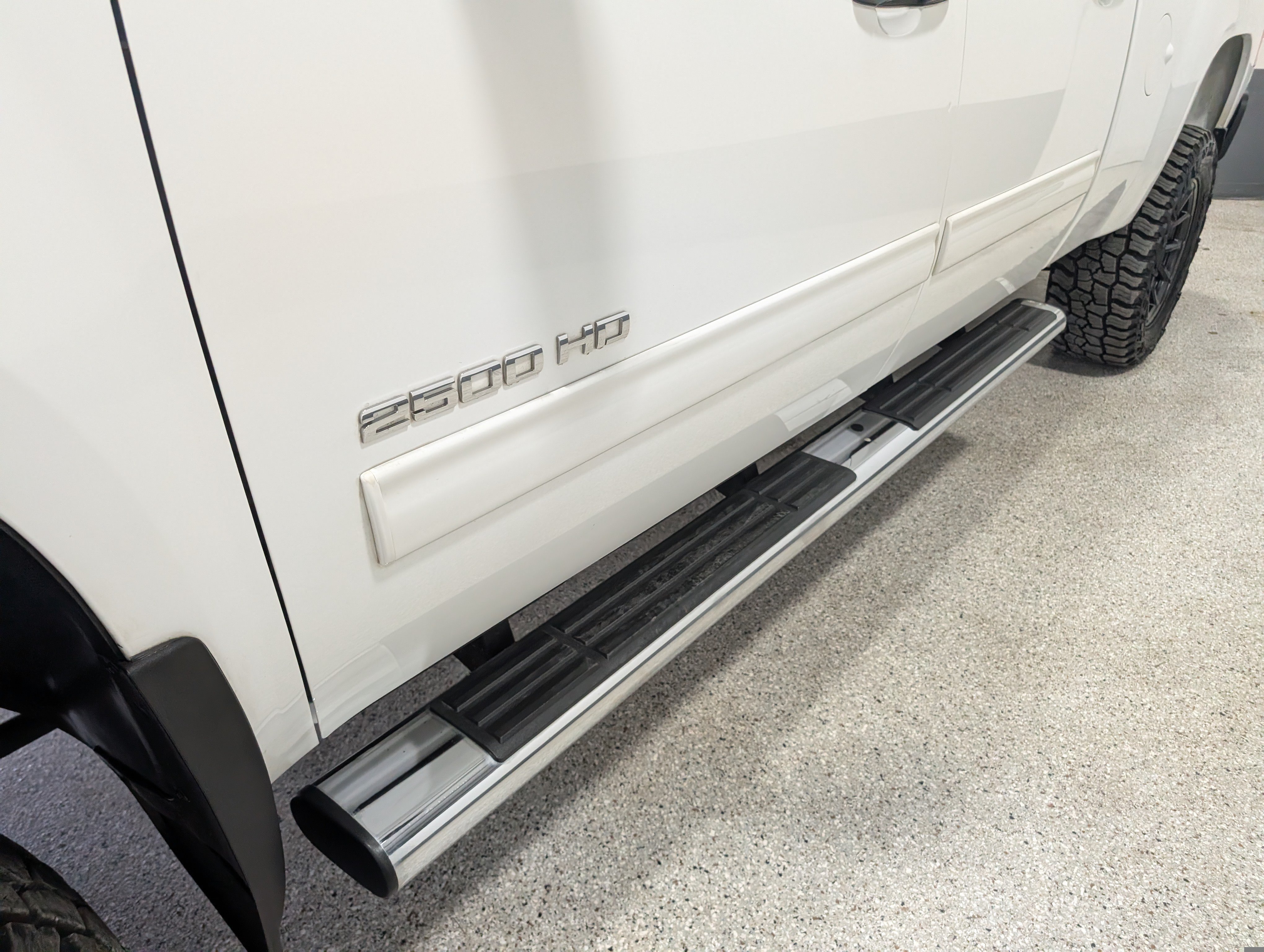 Used 2014 GMC Sierra 2500 SLE w/ SLE Preferred Package AWD/4WD image 9