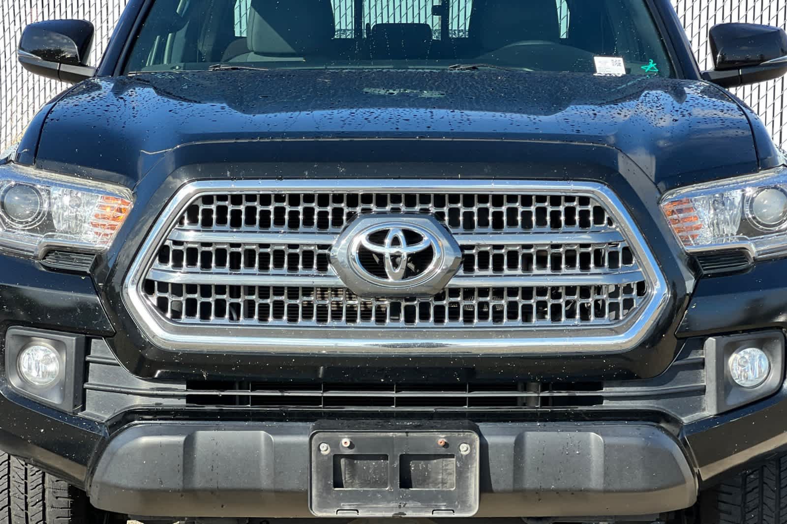 Used 2016 Toyota Tacoma TRD Off-Road w/ Towing Package AWD/4WD image 15