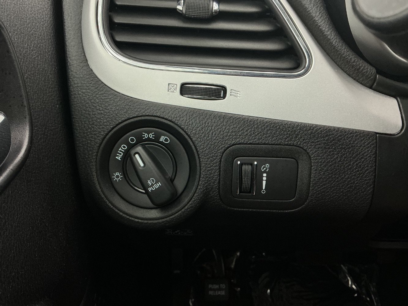 Used 2018 Dodge Journey SXT w/ Premium Group FWD image 42