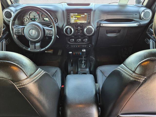 Used 2016 Jeep Wrangler Unlimited Sahara w/ Connectivity Group AWD/4WD image 16