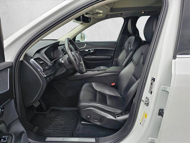 Used 2020 Volvo XC90 T6 Momentum w/ Protection Package Premier image 19
