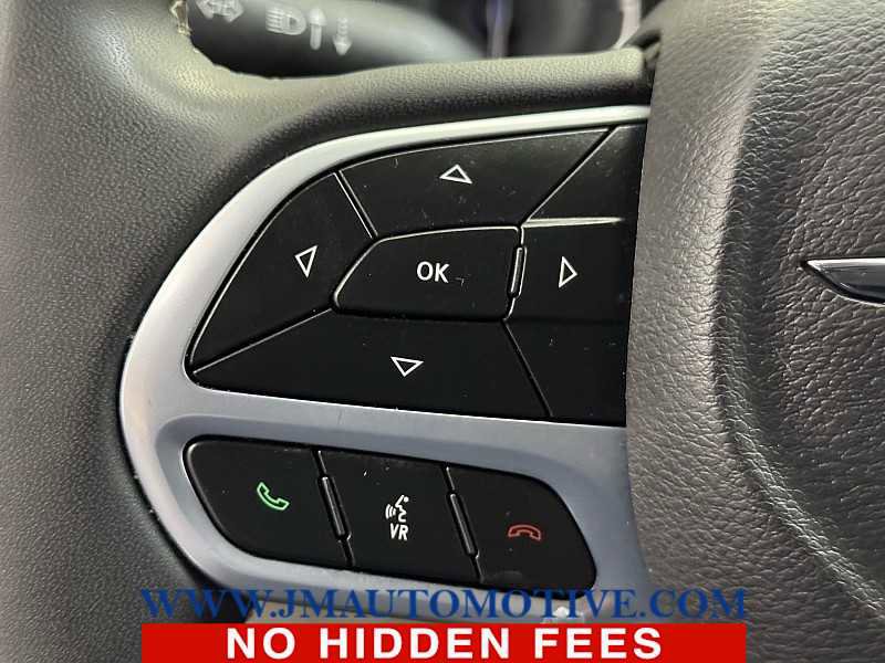 Used 2023 Chrysler Pacifica Limited image 42