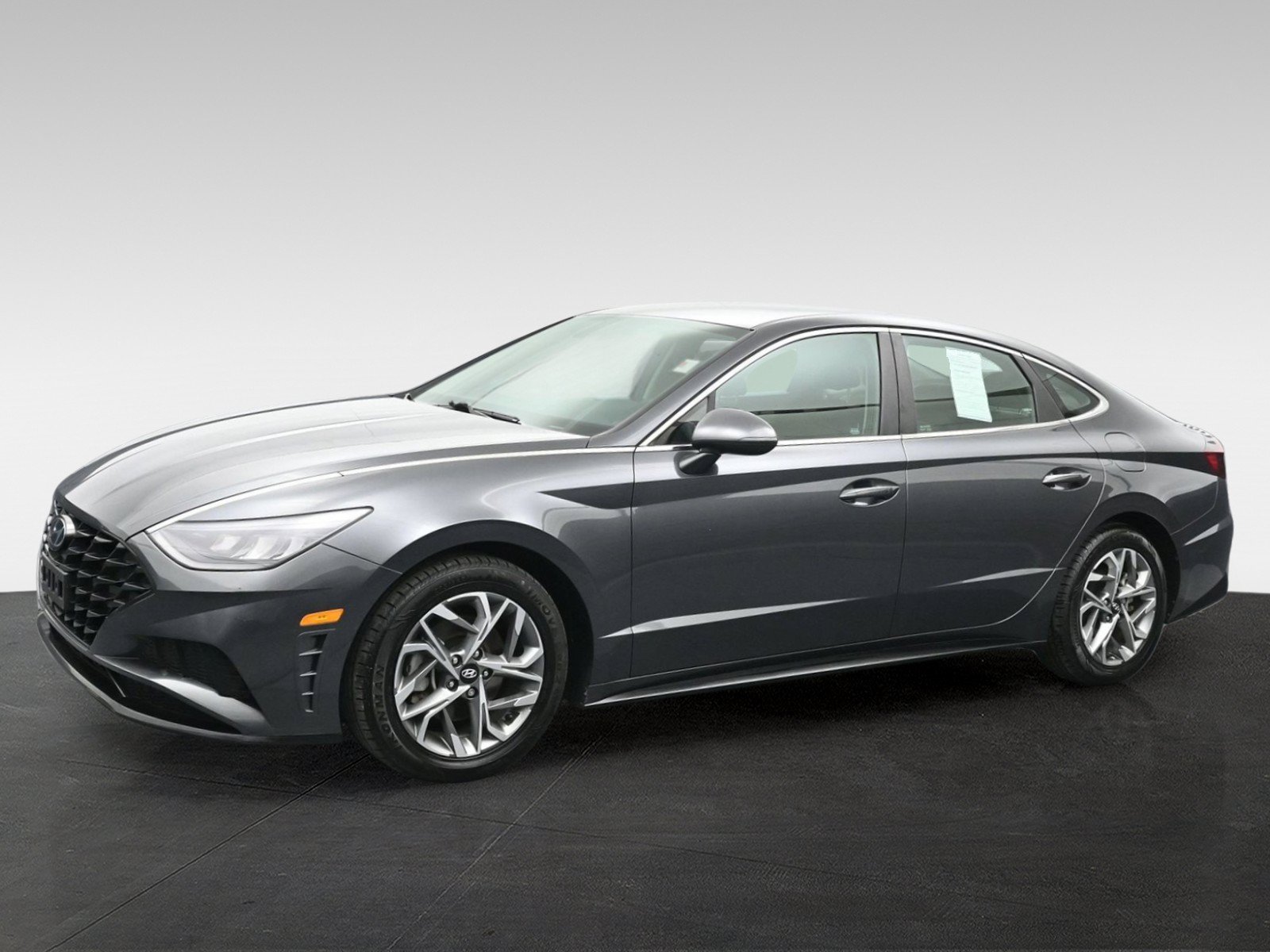 Certified 2023 Hyundai Sonata SEL w/ Preferred Accessory Package FWD image 3
