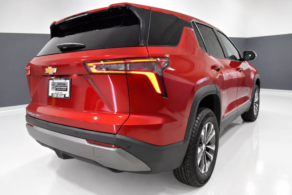 Used 2026 Chevrolet Equinox LT AWD/4WD image 7