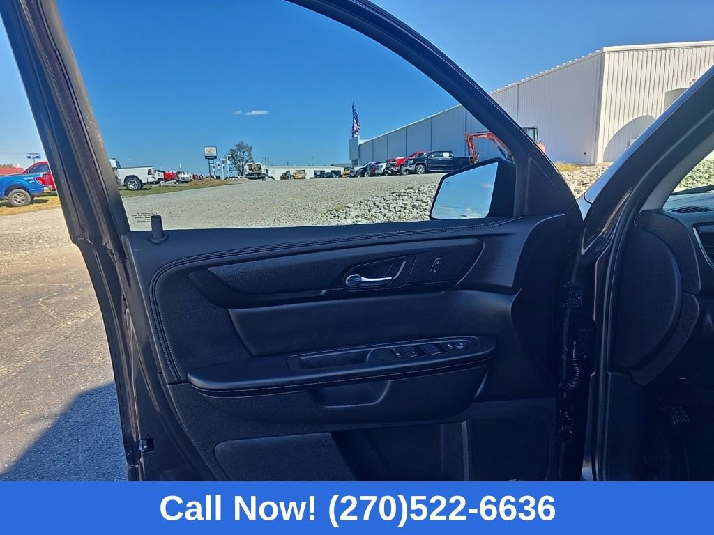 Used 2017 Chevrolet Traverse LT image 11