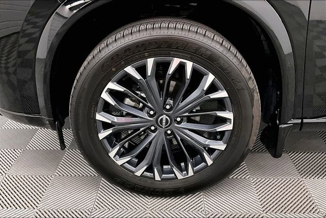 Used 2025 Nissan Rogue Platinum w/ Platinum Premium Package image 10