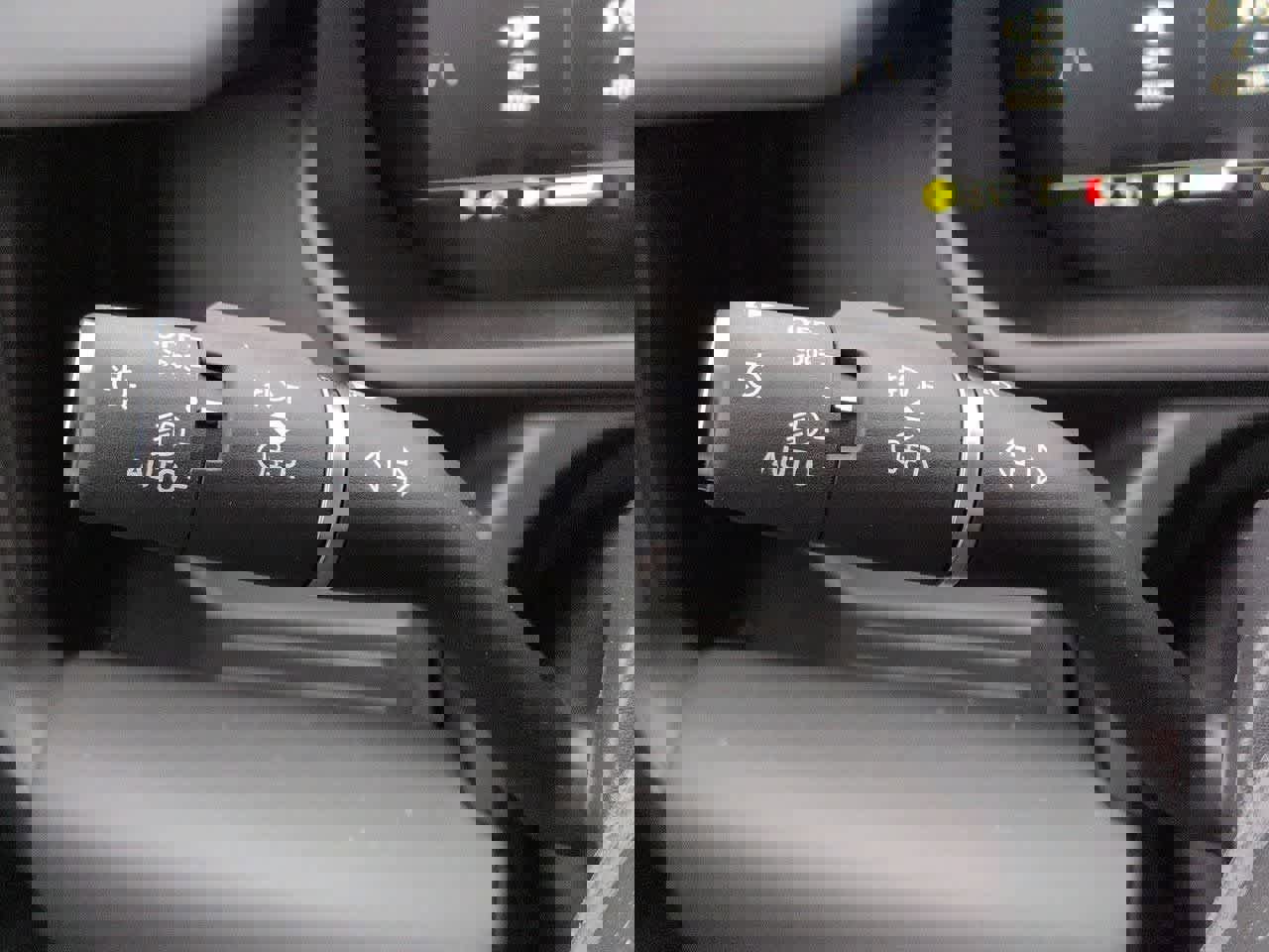 New 2026 Land Rover Defender 110 OCTA image 28