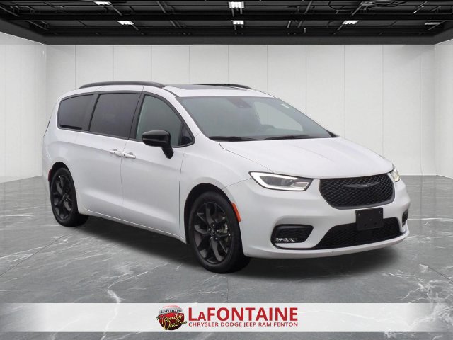 Used 2025 Chrysler Pacifica Limited FWD image 7