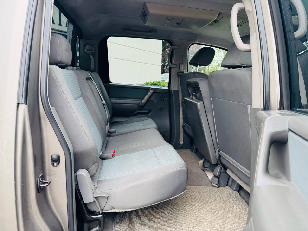 Used 2006 Nissan Titan SE image 16