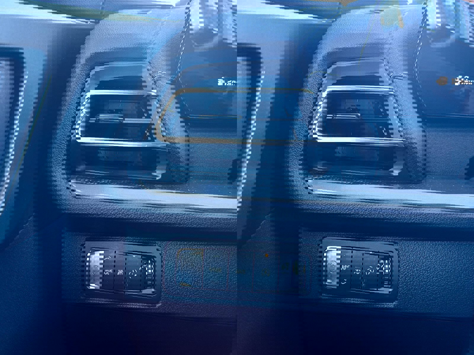 New 2026 Chevrolet Traverse LT w/ Midnight/Sport Edition AWD/4WD image 59