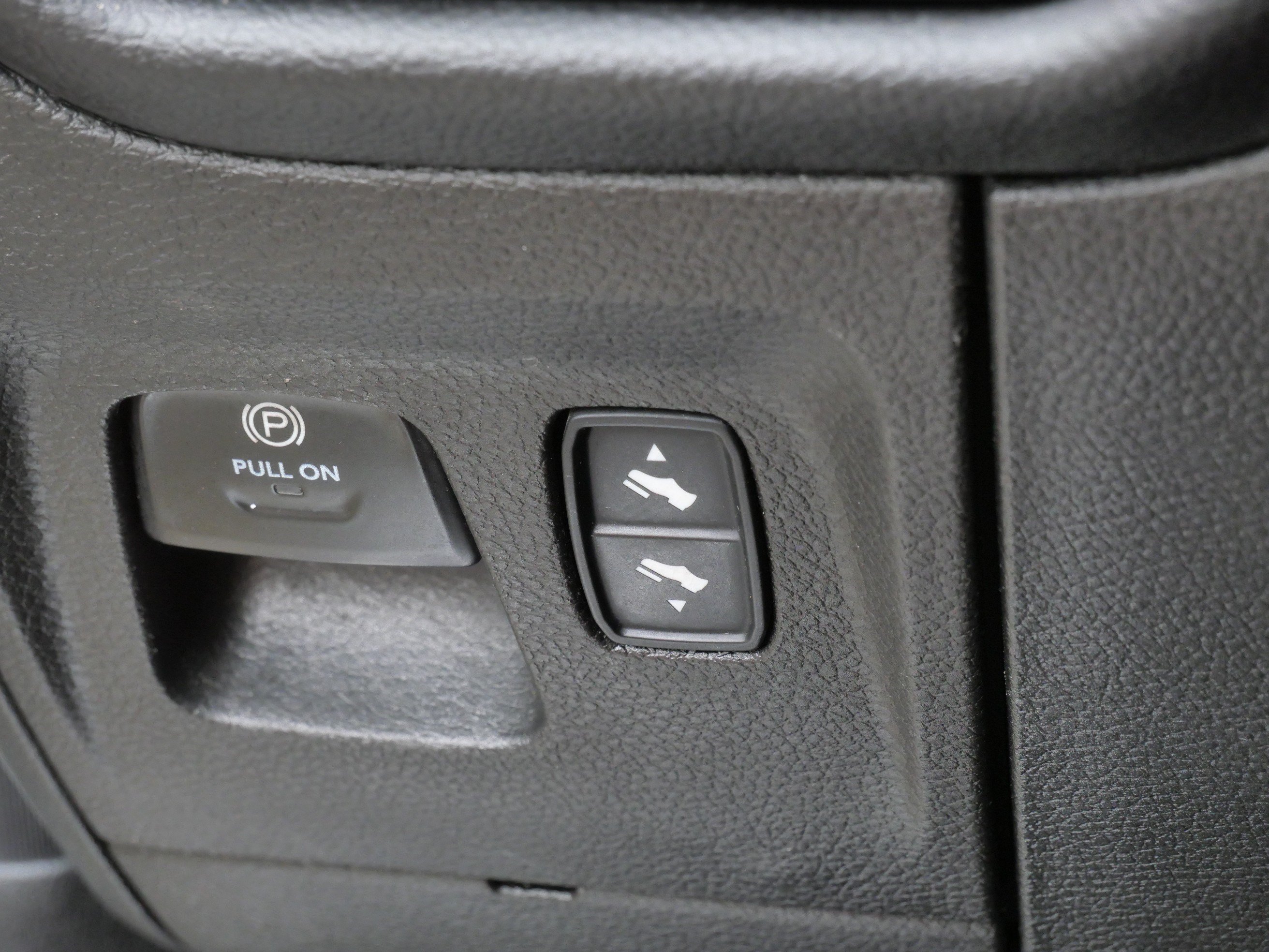 Used 2019 RAM 1500 Laramie AWD/4WD image 29