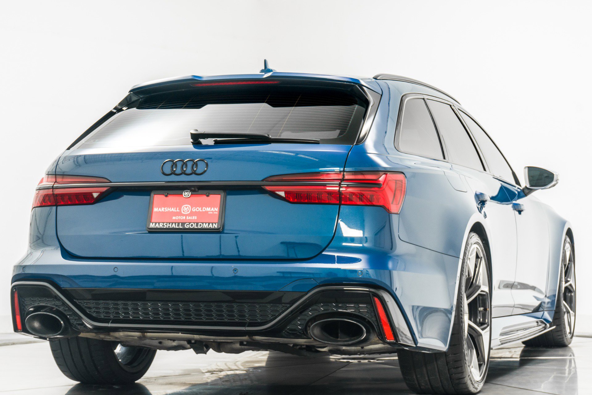 Used 2024 Audi RS 6 performance w/ Black Optic Package image 9