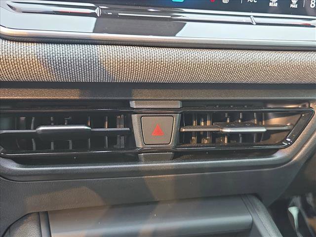 Used 2025 Volkswagen Tiguan S image 13