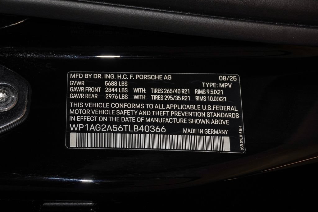 Certified 2026 Porsche Macan S AWD/4WD image 30
