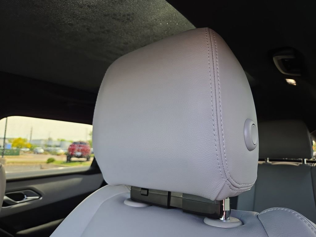 Used 2024 Land Rover Range Rover Velar Dynamic SE AWD/4WD image 18