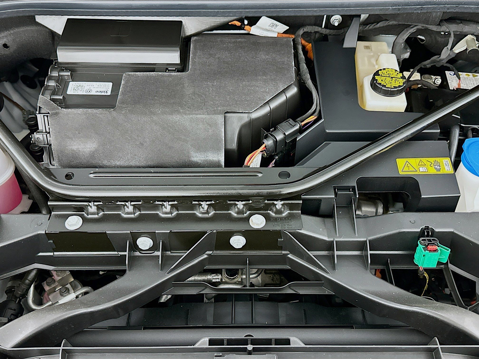 Used 2024 Audi Q4 e-tron Prestige image 31