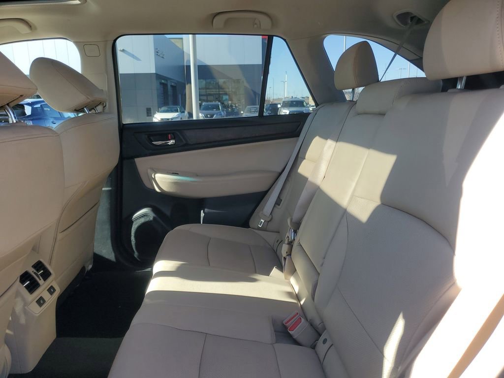 Used 2016 Subaru Outback 3.6R Limited image 31